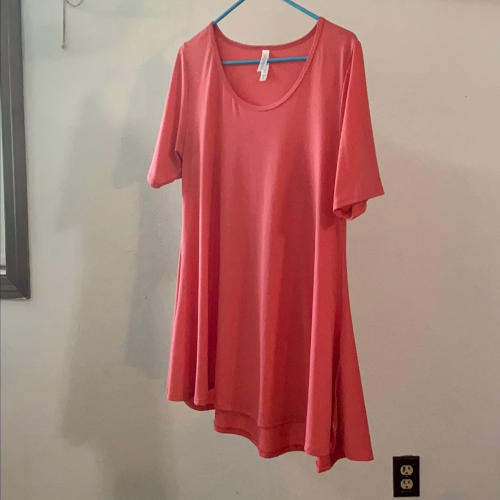 Medium perfect tee